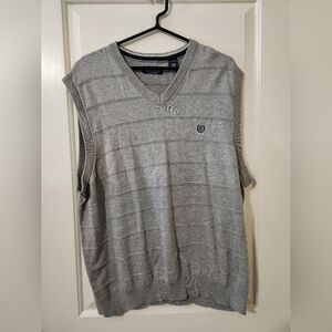 Chaps Men's V-Neck Sweater Vest in Gray